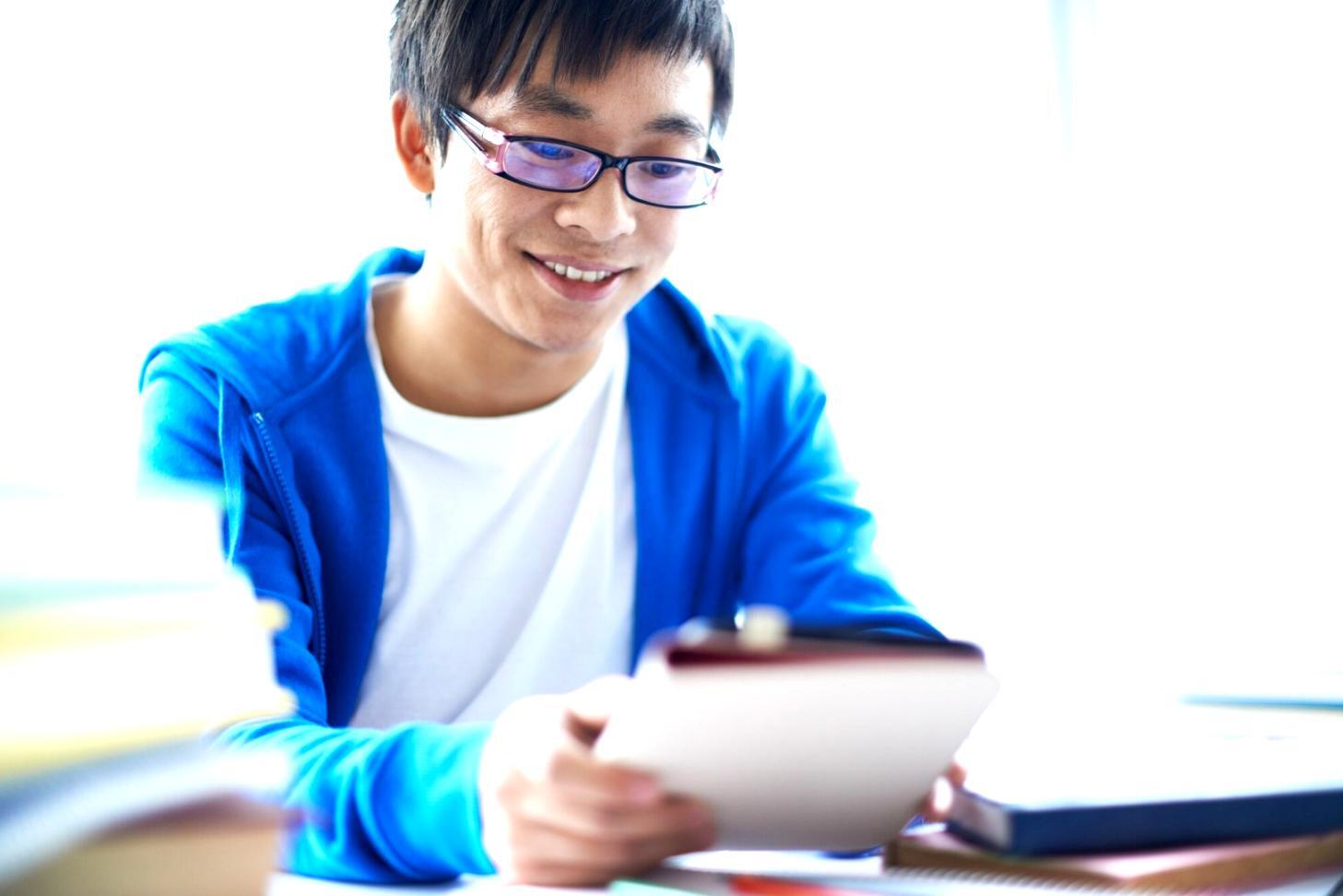 Professional technical setup demonstration showing proper equipment configuration for financial communication training